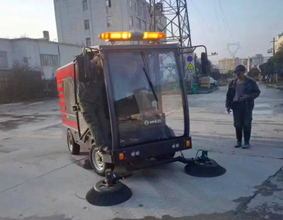 揚子駕駛式掃地機 揚子駕駛式掃地機